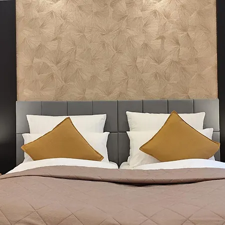 Apartz - - Cityquartier - Bis 15 Personen - 4 * Celle
